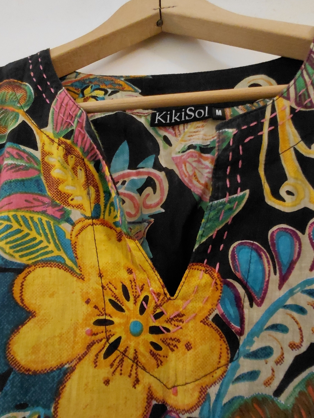 Kikisol Womens Bohemian Floral Tunic Top Size M Black Artsy Fiji Vacation Cotton - Picture 7 of 7